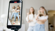 Meta, TikTok in Google bodo morali na sodišče zaradi zasvojenosti mladih uporabnikov