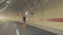 NEVJEROJATNO Romobilom vozio kroz tunel na riječkoj obilaznici: 'To treba zabraniti'