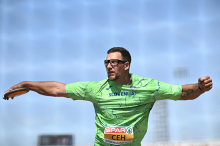 Kristjan Čeh gladko v finale, Tina Šutej izpadla že v kvalifikacijah