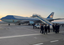 Trump priznal, da je po vrhu Nata na skrivaj z drugim letalom odletel iz Turčije