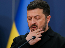 Zelenski opozarja na množično rusko mobilizacijo. Več mrtvih v medsebojnih napadih.