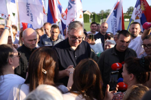 VUČIĆ SUTRA U VELIKOJ POSETI JUGOISTOKU SRBIJE: Obilaziće domaćinstva sa OSMORO i DESETORO dece, firme, vinariju, poljoprivrednike i radove na važnom putu