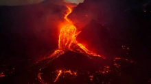 Erupcija Etne izazvala je kaos na Siciliji, otkazali su stotine letova