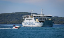 Morske luke s manje putnika i brodova, ali s više robe