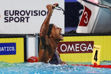 Sara Curtis za zlato medaljo še enkrat postavila svetovni rekord