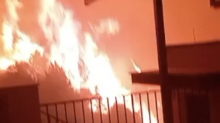 VIDEO Požar u Lokvi Rogoznici došao do kuća: 'Čini se da će sve evakuirati, jako je dramatično'