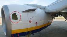 Ryanair, finestrino distrutto dai detriti del motore: si ipotizza la frattura della pala