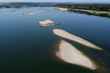 REKE U SRBIJI NA KRITIČNO NISKIM NIVOIMA: Dunav, Sava i Tisa padaju ispod niskih plovidbenih nivoa