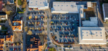 Parkplatz-Geschäft: Wie Supermärkte ihre Stellflächen vermarkten