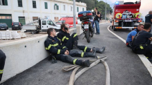Hvala vam, heroji! Vatrogasci su umorni dočekali jutro, cijelu noć su se borili s požarom
