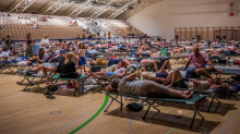 FOTO Ljude su evakuirali u sportsku dvoranu u Omišu. Neke voze i na splitske Gripe
