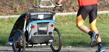 Gesund joggen: Wer mit Kinderwagen läuft, verletzt sich seltener