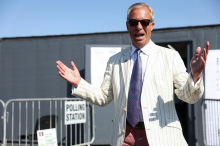 Farage zmagal na nadomestnih volitvah v jugovzhodni Angliji
