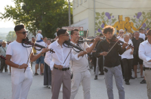 Ovo selo danas je najveselije u Srbiji: Zasvirale violine, podignuta zastava, a stigla i važna najava FOTO