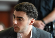 Mangione pred zveznim sodiščem priznal, da je ustrelil direktorja zavarovalnice