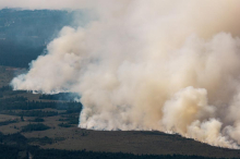 Belgijskim gasilcem uspelo zajeziti obsežen požar. Gori tudi v Nemčiji in Španiji.