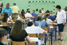 Danas test iz srpskog jezika za osmake koji nisu polagali u junu: Evo kad stižu rezultati i počinje upis!