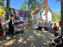KRČKALO SE I PEVALO NA VRH PLANINE JELICE! Održan narodni sabor koji je okupio ljubitelje tradicije, starih zanata i dobre domaće kuhinje (FOTO)