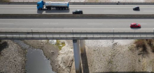 Niedrigwasser im Rhein: Bislang kaum mehr Lkw-Verkehr trotz ausgesetzten Fahrverbots