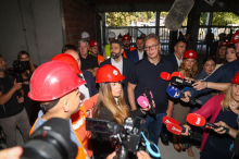 U OKTOBRU U BOLNICE STIŽU INOVATIVNI LEKOVI ZA LEČENJE KANCERA! Vučić: Neverovatno je koliko će ovo da omogući bolje lečenje našoj deci, lakši rad lekarima...