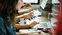 Addio posto fisso. La Generazione Z vuole essere freelance e avere più fonti di reddito