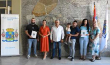 ZEMUN JE ODSAD NJIHOV ZAUVEK DOM: Država Srbija poklonila tri kuće na selu