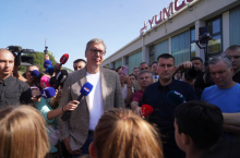 Vučić obišao kompaniju Jumko: Radnicima bolji uslovi, pogon neće biti ugašen FOTO