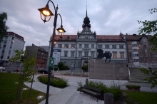Devet kandidatov za direktorja Narodnega doma Maribor in kar 24 za pomočnika direktorja za Rotovž