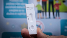 Komu vse je šel denar z računa propadlega dobavitelja hitrih testov Majbert Pharm