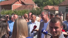 PREDSEDNIK U POSETI TOPLIČKOM OKRUGU Vučić obilazi preduzeća za proizvodnju plastične ambalaže SZR „Kesa“ (VIDEO)