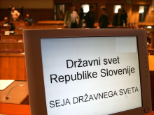 Za nadomestna državna svetnika izvoljena Vesna Humar in Marko Gasser