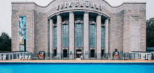 Volksbühne in Berlin: Im Volksbad bekam der Hass die größte Bühne
