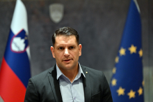 Opozicija predlaga posvetovalni referendum o razrešitvi predsednika DZ-ja. Stevanović: 