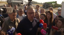 UŽIVO VUČIĆ SA NARODOM, OBILAZI ČAK OSAM OPŠTINA ŠIROM SRBIJE: Predsednik stigao u Sremsku Mitrovicu, obilazi radove na auto-putu