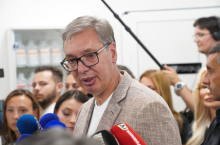 Vučić pre dva dana dao obećanje, danas već počeli radovi: Mašine na terenu, stiže novi trotoar u Pejkovcu FOTO