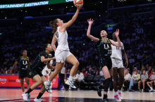 Nezapamćene scene u WNBA – prekinute dve utakmice zbog ubacivanja seksualnih igračaka na teren VIDEO