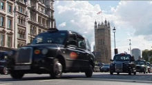 Black cab contro robot: la battaglia dei taxi infiamma le strade di Londra