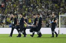 Jezive scene u Istanbulu – as Fenerbahčea se srušio na teren! VIDEO