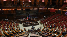 Manovra, la misura elettorale: meno tasse sulle tredicesime