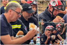 VUČIĆ DORUČKOVAO SA HEROJIMA IZ DELIBLATSKE PEŠČARE: Dok su neki iz klimatizovanih soba širili bolesne laži, ovi junaci su rizikovali živote za Srbiju (VIDEO)