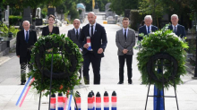 FOTO Vladino izaslanstvo na čelu s Habijanom odalo počast žrtvama totalitarnih režima