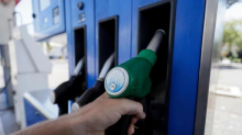 Il diesel sfonda i 2,2 euro. Giorgetti firma il decreto per allungare gli sconti fino al 26 agosto