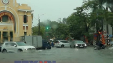 EVAKUISANO 54.000 LjUDI: Ulice potpoljene vodom, strahuje se da najgore tek dolazi (VIDEO)