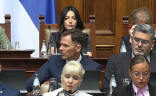 SVIM PUNOLETNIM GRAĐANIMA PO 6.000, PRIJAVE OD 7. SEPTEMBRA: Mali u Skupštini o rebalansu budžeta: I jednokratna pomoć za socijalno ugrožene! 