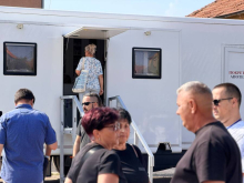 MEŠTANI PREZADOVOLJNI ZBOG POKRETNE APOTEKE! Lekovi im sada stižu na kućni prag, direktor otkrio sve detalje: 