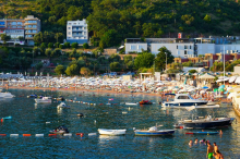 U CRNOJ GORI I DALJE NAJBROJNIJI GOSTI IZ SRBIJE: Evo koje destinacije osim plaža biraju Srbi za odmor u susednoj državi 