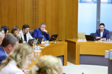Odbor podprl posvetovalni referendum o volilni pravici tujcev