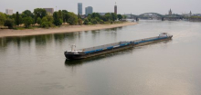 Niedrigwasser am Rhein: Trockenheit gefährdet Industrie an den Ufern