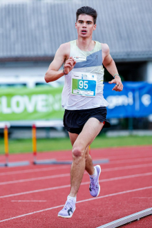 Botolin le za 18 stotink zgrešil 48 let star državni rekord na 3000 m