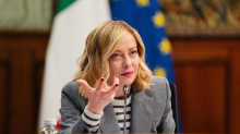 Il governo studia un contributo a carico delle società petrolifere. “Va concordato”